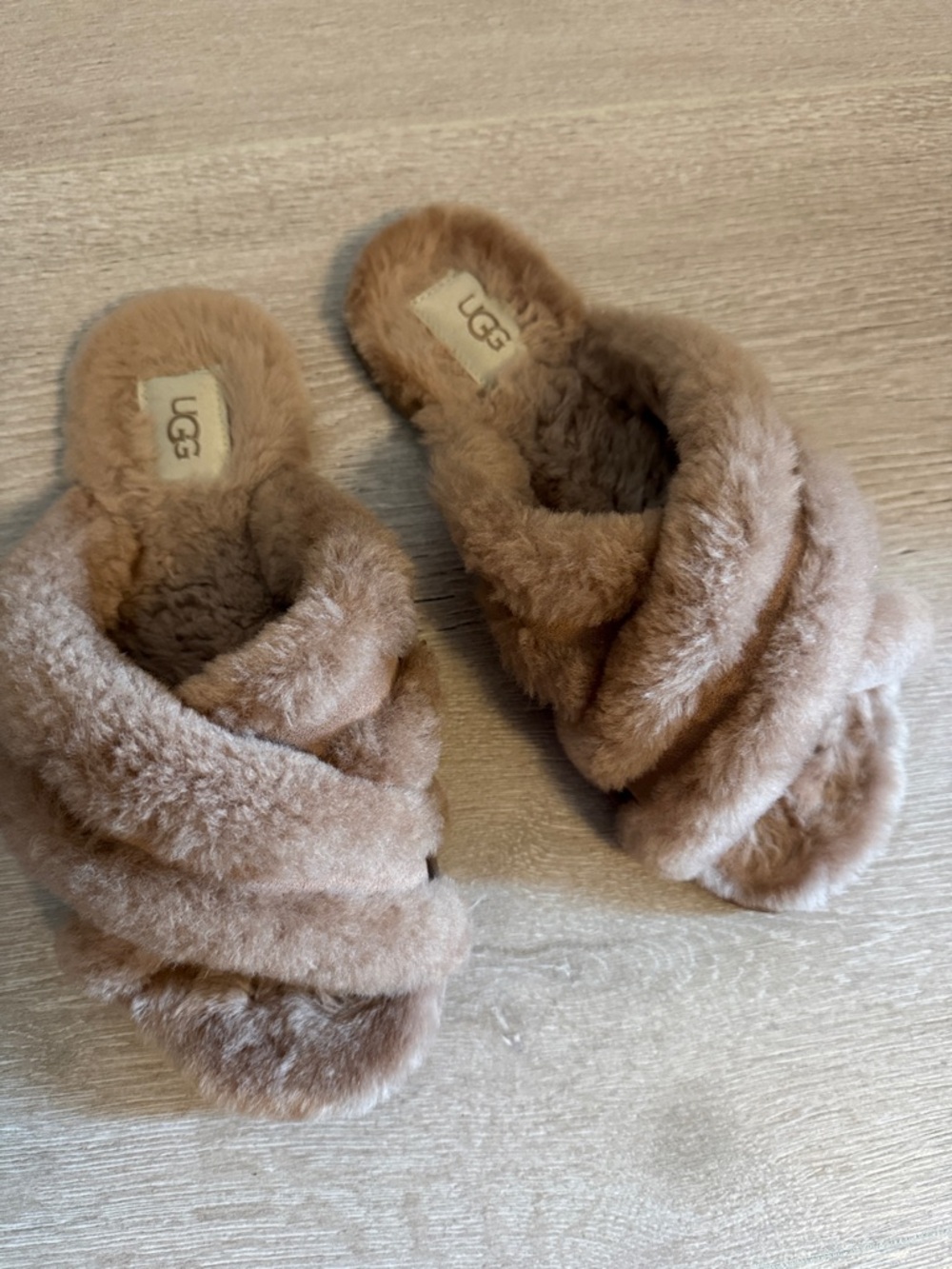 UGG Women's Chestnut Plush Cross-Band Slide Slippers